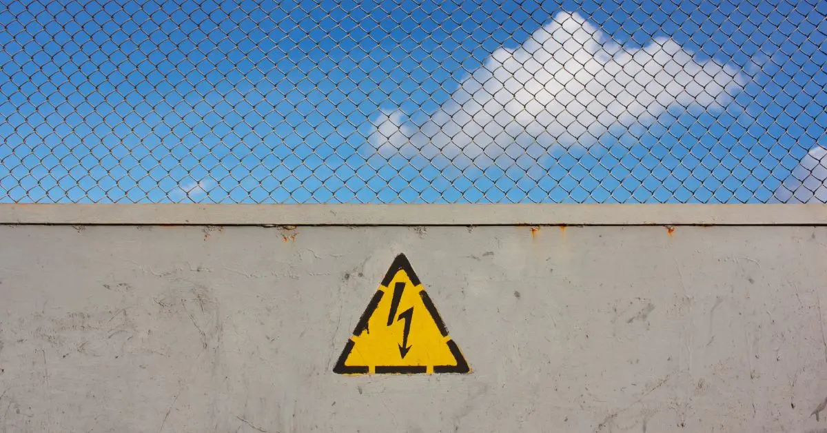 The Legal Liability Shock: Protecting Your Business When Working Near Electric Fences
